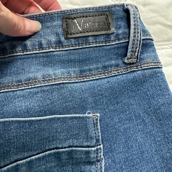 Natural Reflections, Size 14 Fray Hem Crop Destroyed Jeans Hi-Rise - Picture 4 of 14